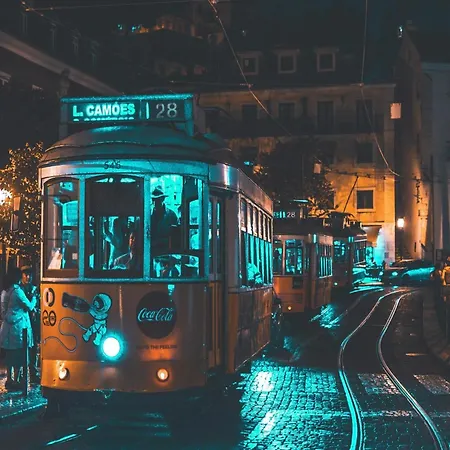 Stylish River View In Porto