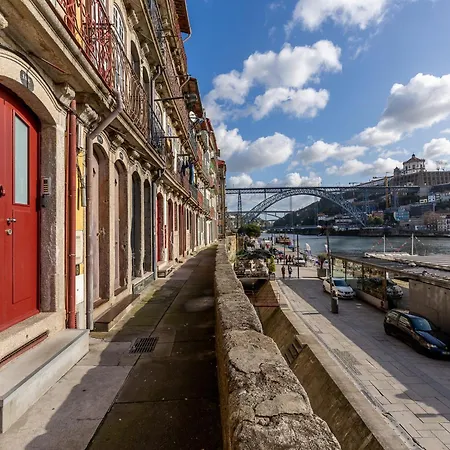 Stylish River View In Porto