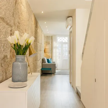 Stylish River View In Apartman *