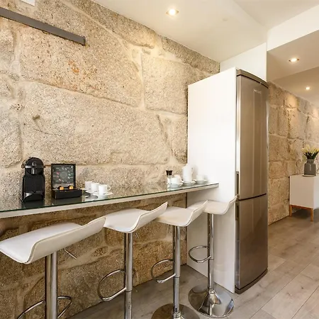 Apartman Stylish River View In